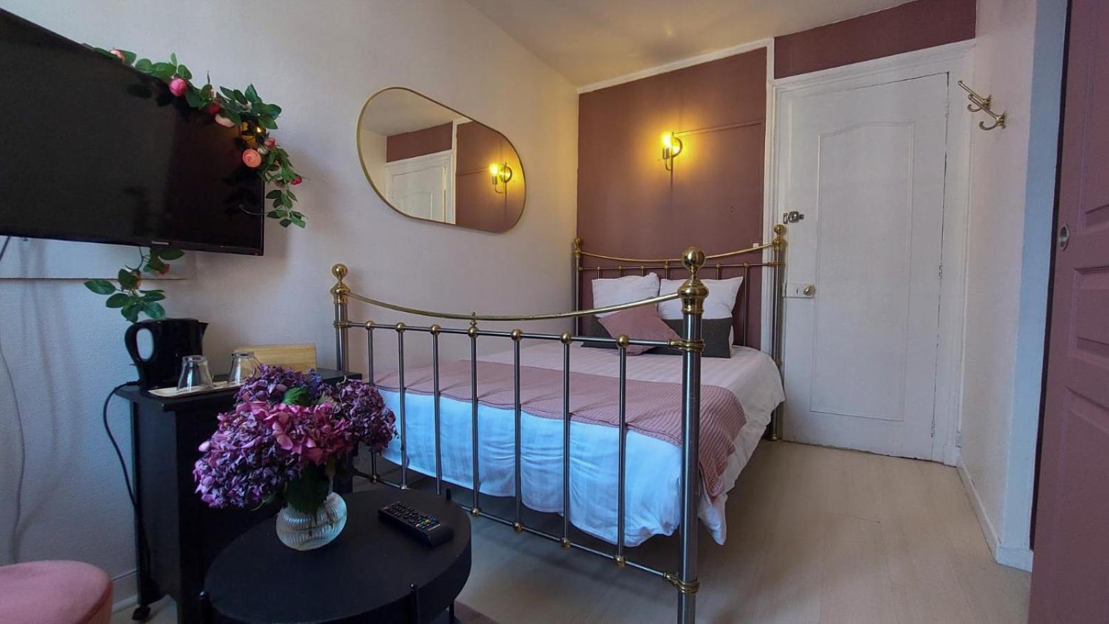 Double Room Private Bathroom