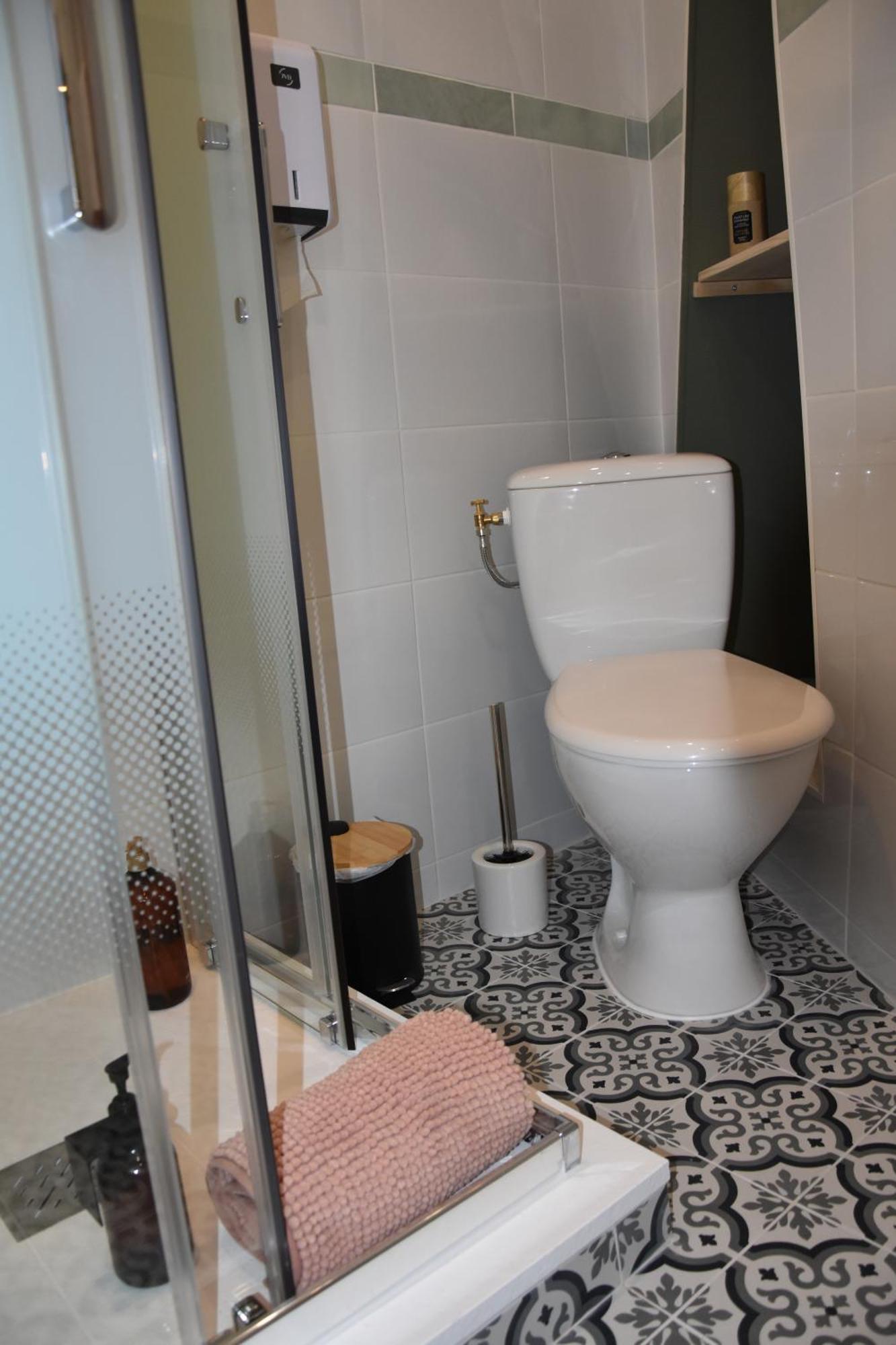 Double Room Private Bathroom